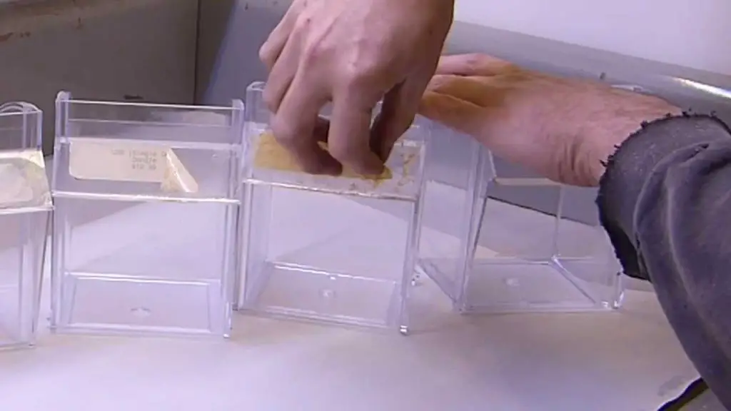 How to Remove Glue from Plexiglass