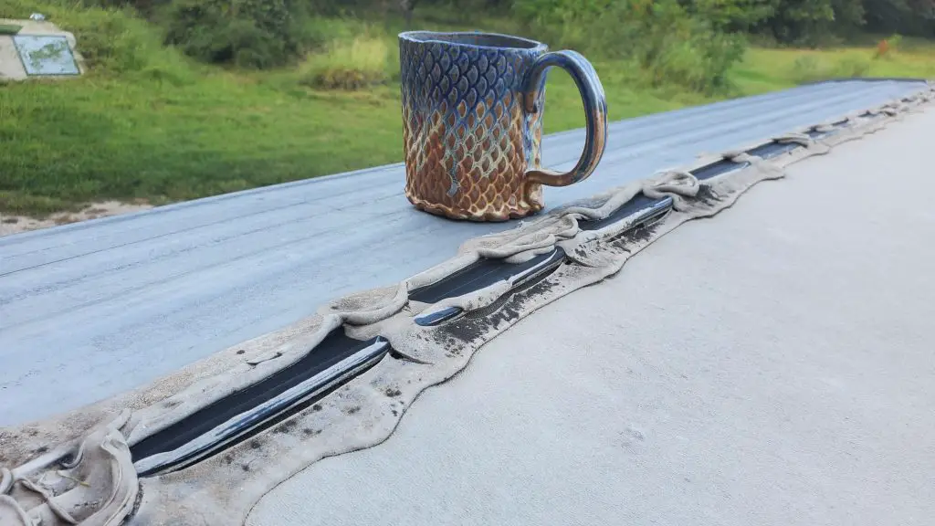 How to Remove Sealant from Rv Roof